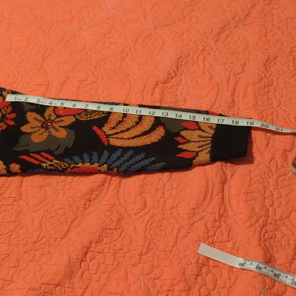 Farm Rio cropped sweater. Oversized, can fit a Large size. - Picture 9 of 11